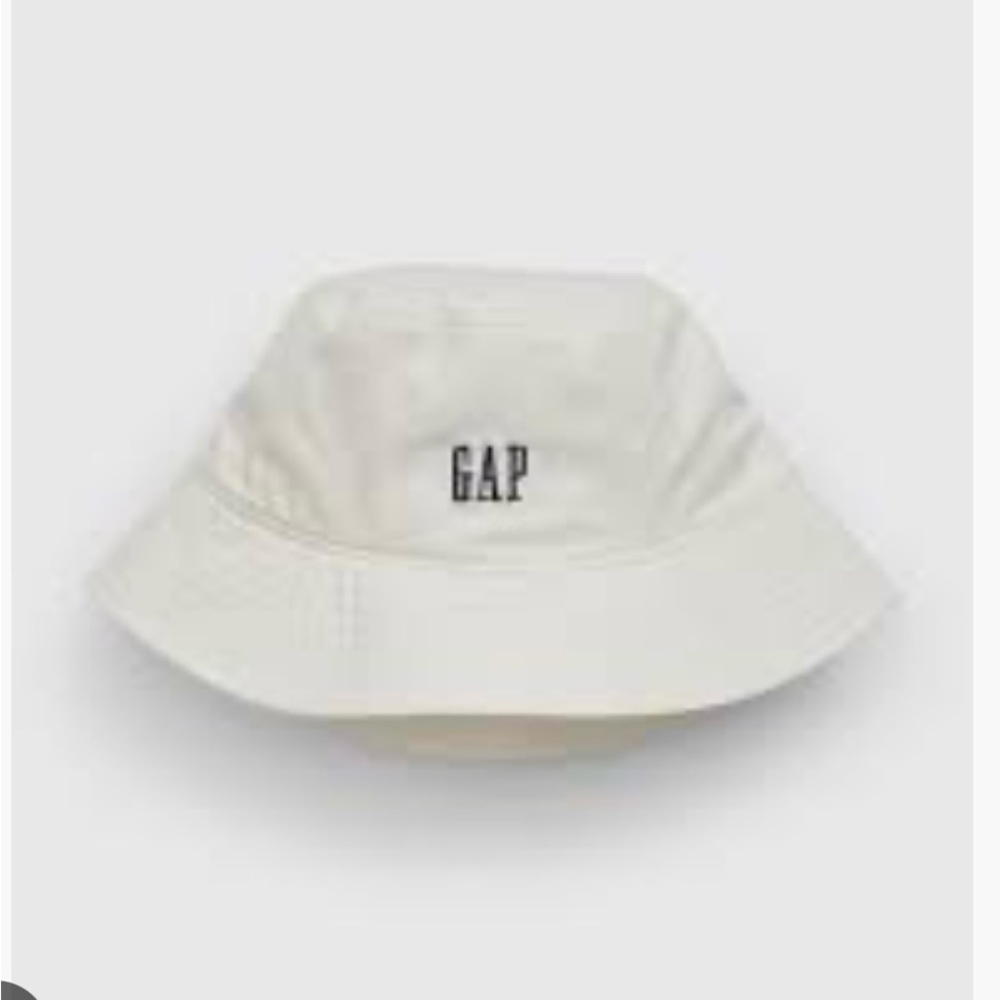 🐚 GAP Logo “Bucket” Hat